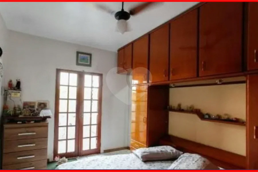 Sobrado com 3 Quartos e 4 banheiros à Venda, Venha fazer uma visita.