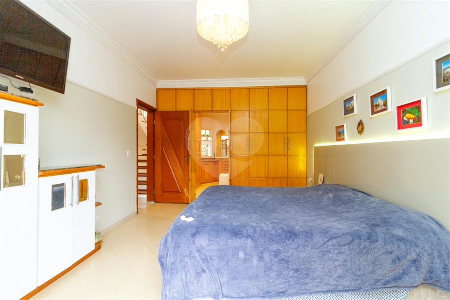 Casa à venda com 4 quartos, sendo 2 suítes, no condomínio Da Serra, São Paulo - SP