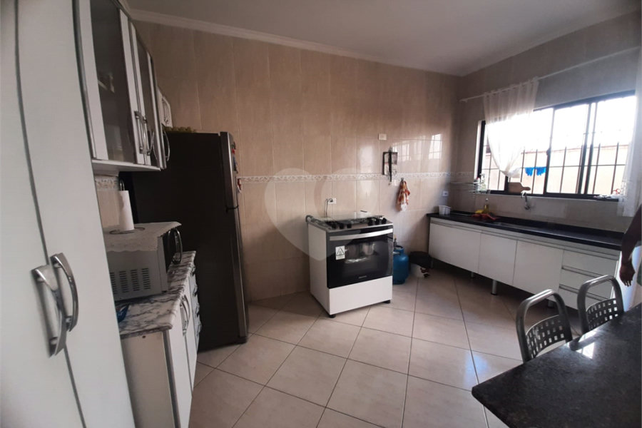 Sobrado à venda com 5 quartos, sendo 1 suíte, em Tremembé, São Paulo, SP