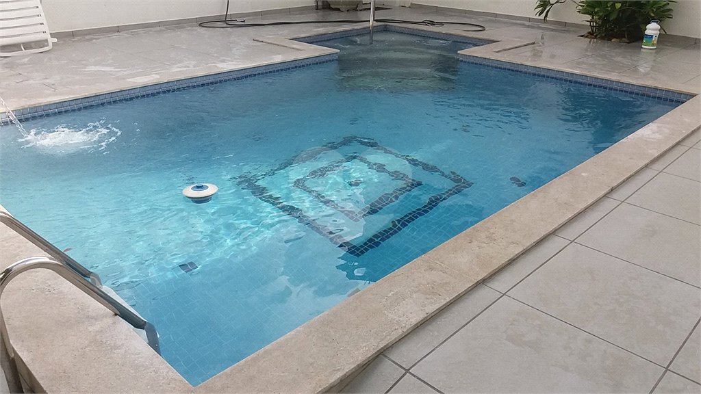 Sobrado à venda com 3 suítes em Jardim Franca, São Paulo, SP