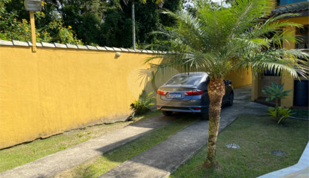 Casa à venda com 5 quartos, sendo 1 suíte,  em Boraceia, Bertioga, SP