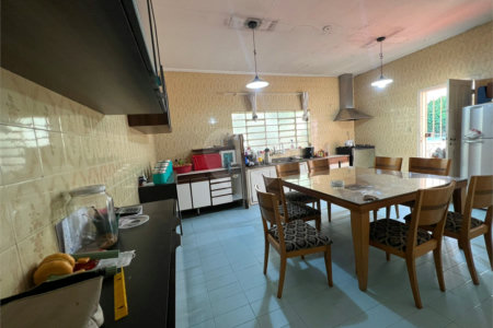 Casa à venda com 4 quartos, sendo 1 suíte,  em Jardim Colombo, São Paulo, SP