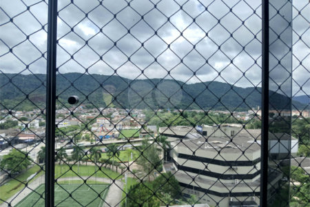 Apartamento à venda com 3 quartos, sendo 1 suíte,  em Enseada, Guarujá, SP