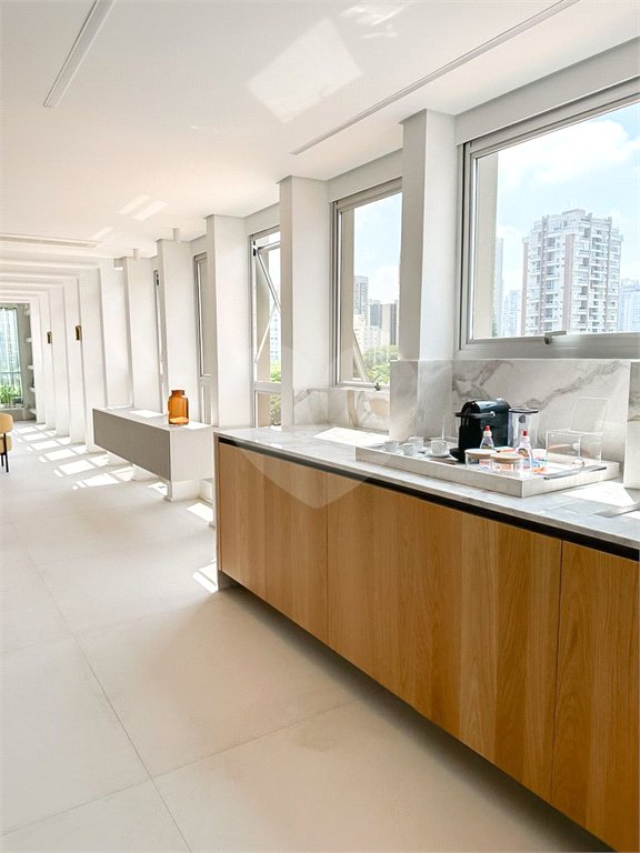 Apartamento à venda com 4 suítes em Vila Cordeiro, São Paulo, SP