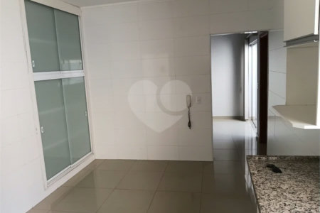 Casa à venda com 3 quartos, sendo 1 suíte,  no condomínio Residencial Eldorado, São Carlos - SP