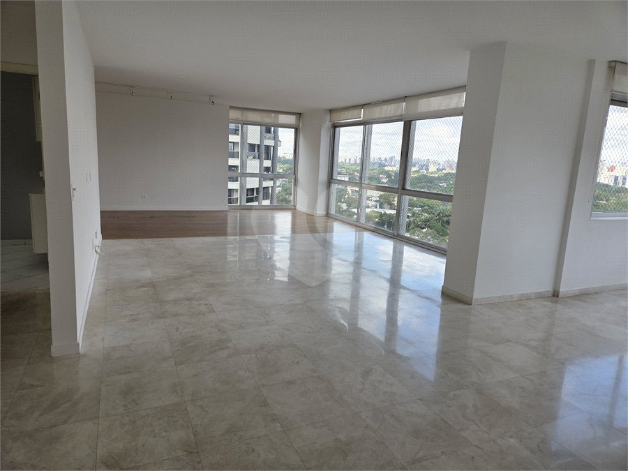 Apartamento à venda com 2 suítes em Cerqueira César, São Paulo, SP