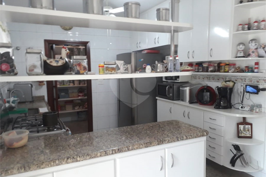 Sobrado à venda com 6 quartos, sendo 5 suítes, em Tremembé, São Paulo, SP