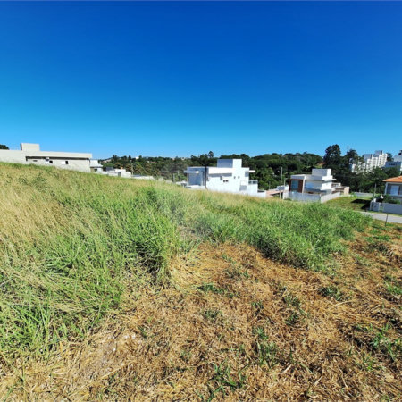 Terreno à venda com 1 suíte no condomínio Jardim Santa Maria, Vinhedo - SP