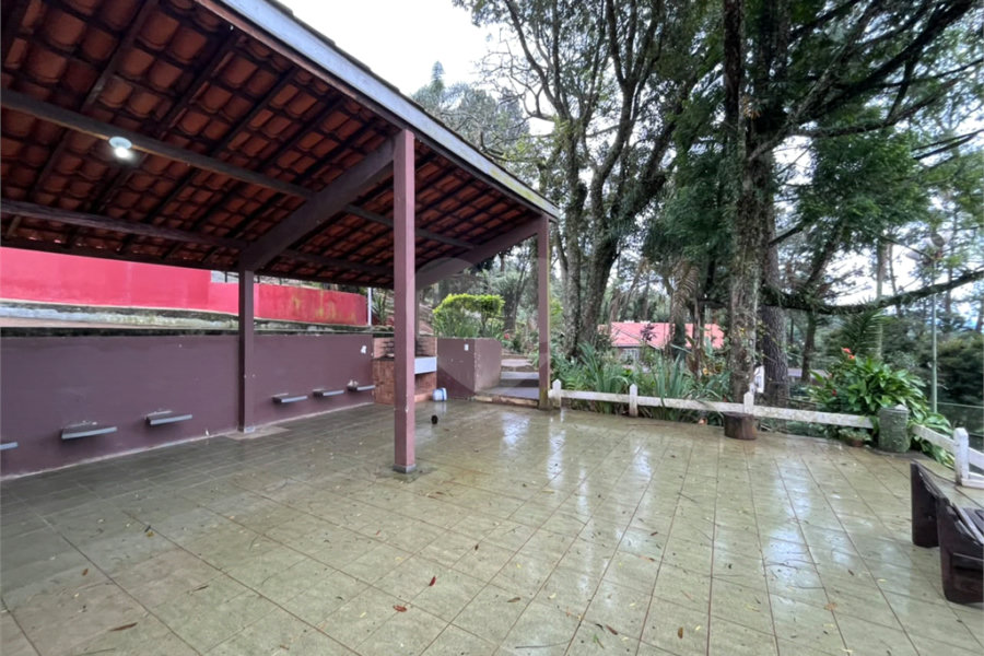 Casa à venda ou para alugar com 5 quartos em Roseira, Mairiporã, SP