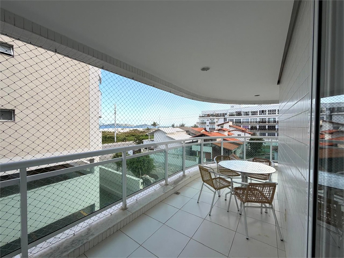 Apartamento à venda com 3 suítes em Braga, Cabo Frio, RJ