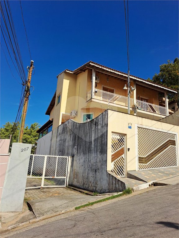 Sobrado à venda com 3 quartos em Tremembé, São Paulo, SP