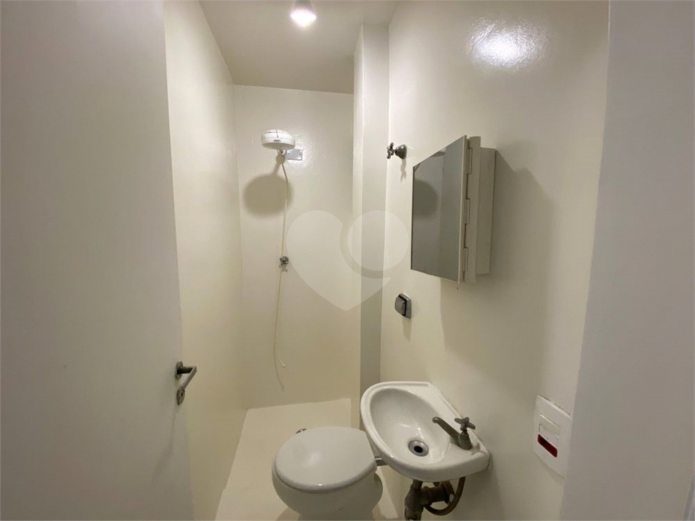 Apartamento para alugar com 3 quartos, sendo 1 suíte, em Jardim Europa, São Paulo, SP