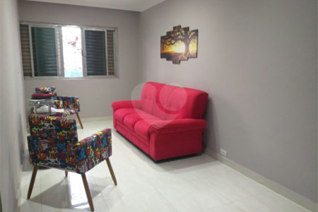 Sobrado à venda com 3 quartos, sendo 1 suíte, em Vila Galvão, Guarulhos, SP