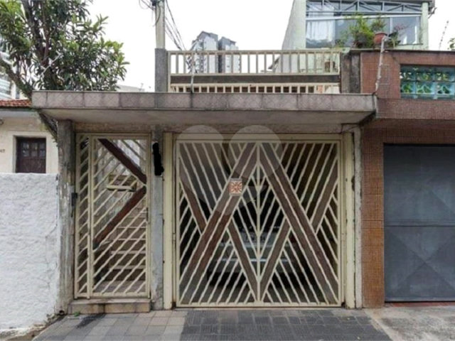 Sobrado à venda com 3 quartos, sendo 1 suíte,  em Bosque da Saúde, São Paulo, SP
