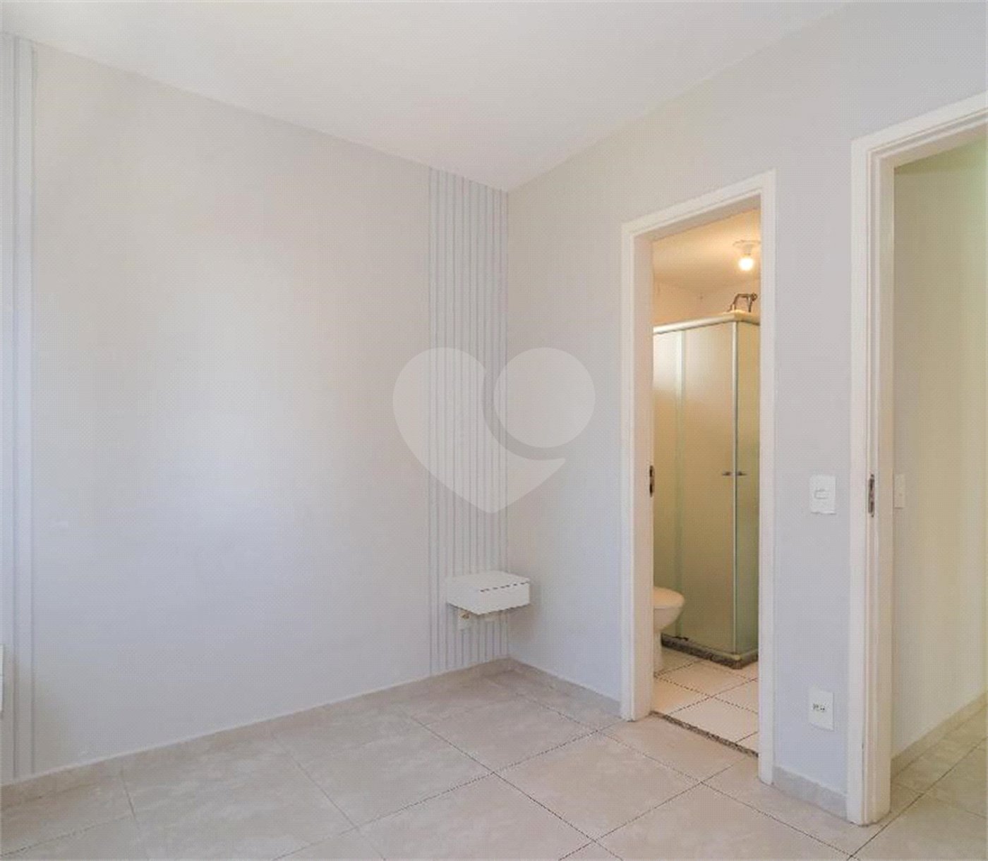 Apartamento à venda com 3 quartos, sendo 1 suíte, em Parque Reboucas, São Paulo, SP
