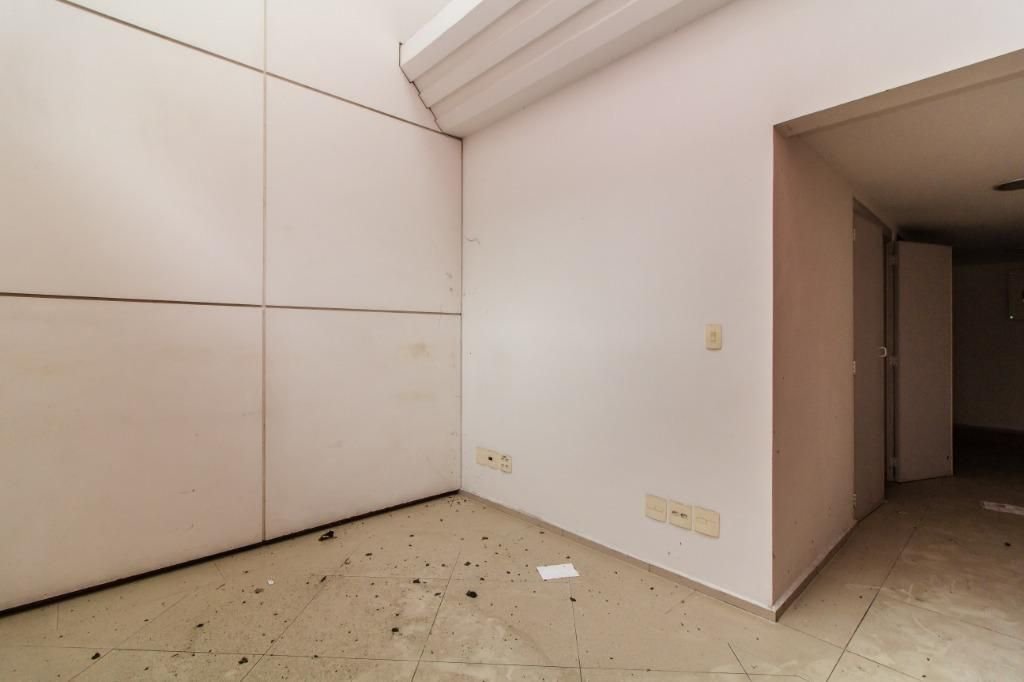 Prédio Comercial de Grande Porte no Centro Histórico de Santos para Venda Ou Aluguel