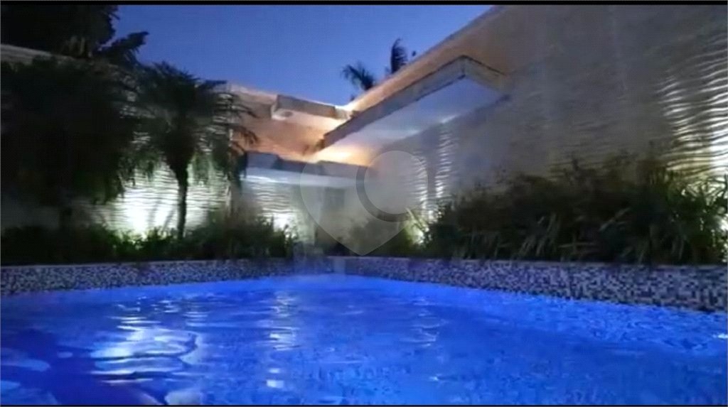 Casa à venda com 5 suítes no condomínio Parque Arco Iris, Atibaia - SP