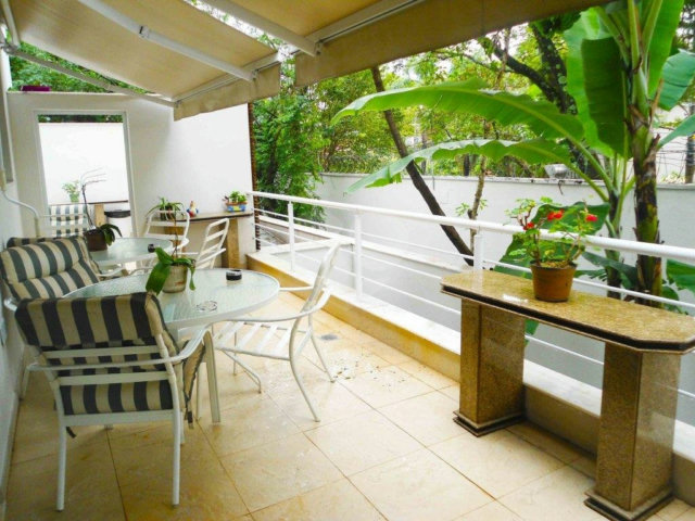 Casa à venda com 4 suítes no condomínio Vila Alba, São Paulo - SP