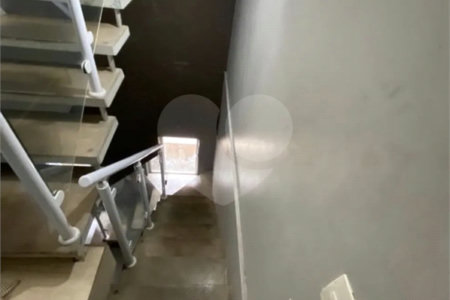 Sobrado à venda com 5 quartos em Santa Maria, Osasco, SP