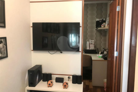 Casa à venda com 4 quartos, sendo 2 suítes,  no condomínio Conjunto Residencial Green Village I, Mogi das Cruzes - SP