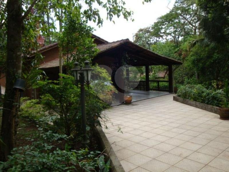 Casa Térrea à venda com 3 quartos, sendo 1 suíte, em Parque Petrópolis, Mairiporã, SP