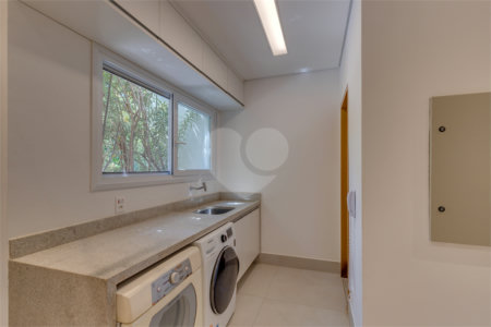 Casa à venda com 3 suítes no condomínio Residencial Canumã, São Paulo - SP