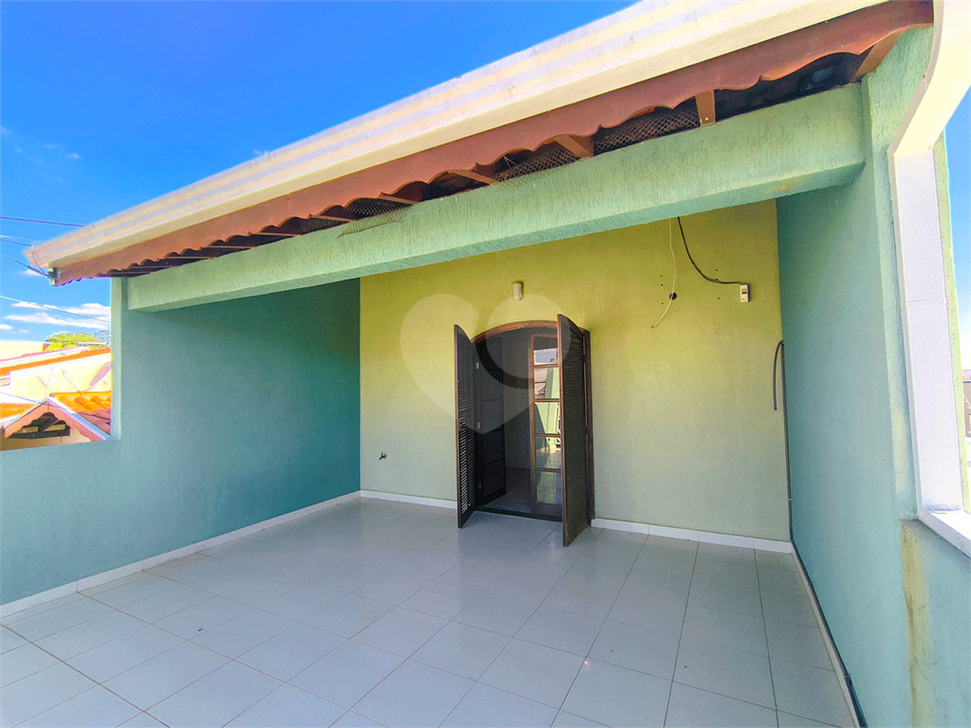 Sobrado à venda com 3 quartos, sendo 1 suíte,  em Jardim Alice, Indaiatuba, SP