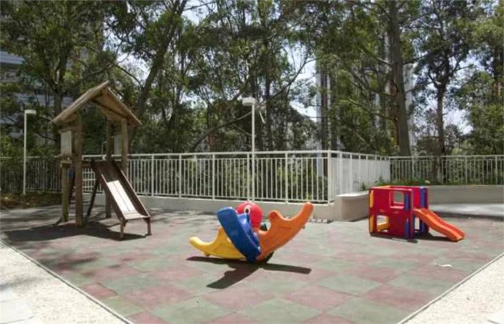Apartamento à venda com 3 quartos, sendo 1 suíte,  em Vila Andrade, São Paulo, SP
