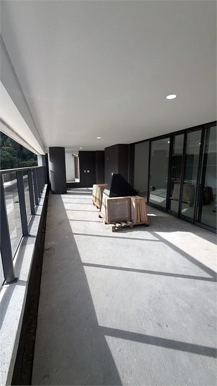 Apartamento à venda com 4 suítes em Vila Cordeiro, São Paulo, SP