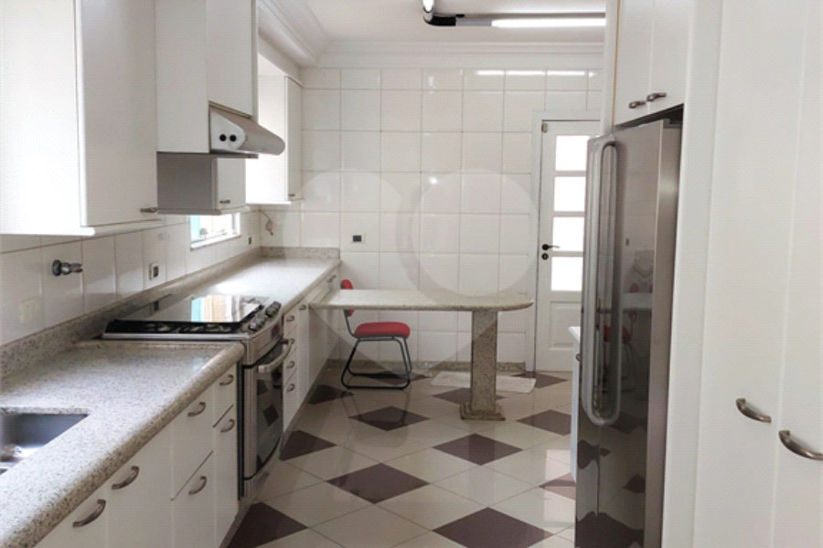 Casa à venda com 3 suítes no condomínio Chácara Francesa, São Paulo - SP
