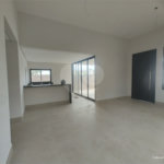 Casa exclusiva em Atibaia de alto padrão com 3 suítes, piscina, espaço gourmet, condomínio fechado, aceita financiamento