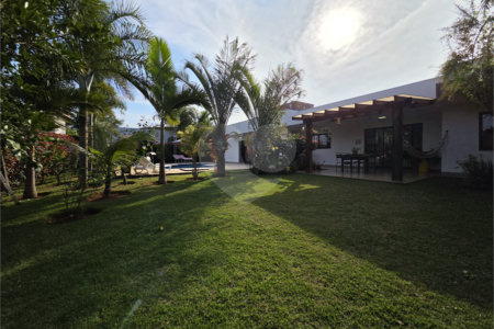 Casa à venda com 3 suítes no condomínio Village Ipanema I, Araçoiaba da Serra - SP
