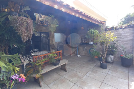 Sobrado à venda com 3 quartos em Jardim Regina, São Paulo, SP