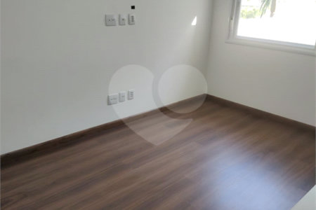 Casa à venda com 3 suítes no condomínio Estância Marambaia, Vinhedo - SP