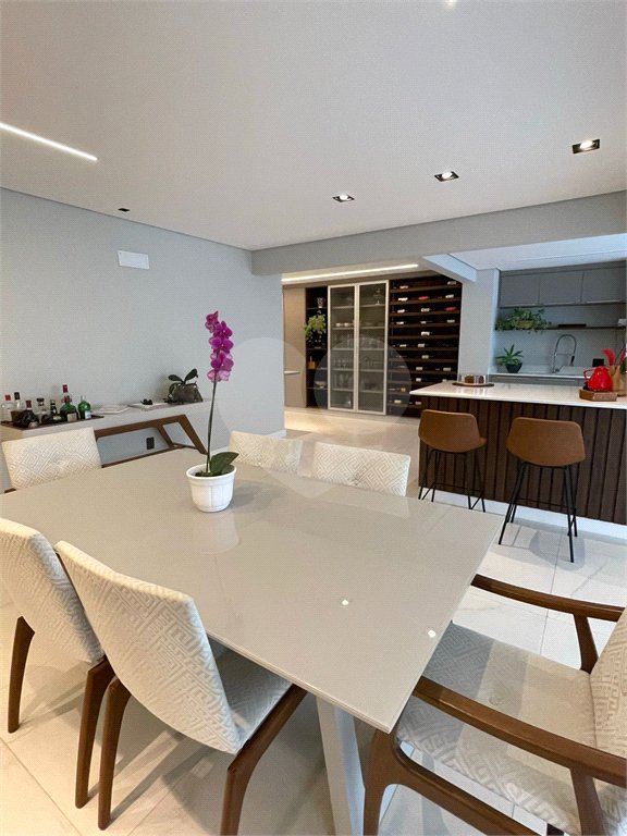 Apartamento à venda com 3 suítes em Parque Residencial Aquarius, São José dos Campos, SP
