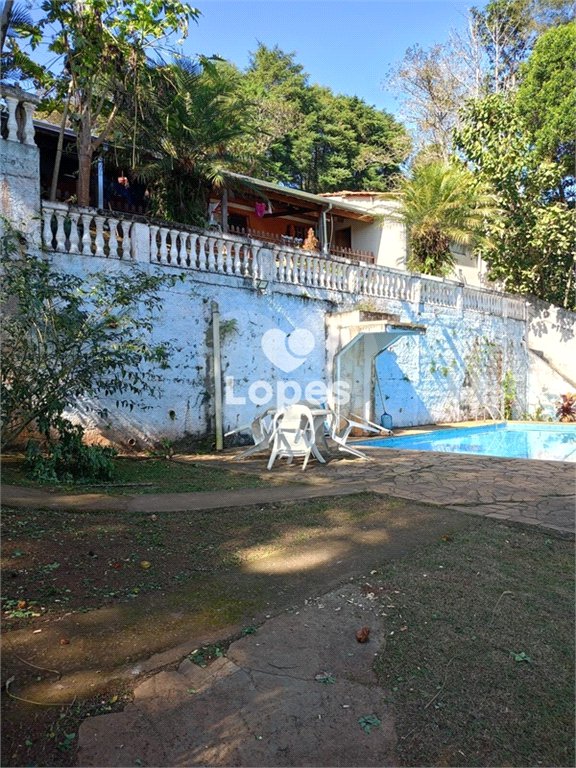 Chácara à venda com 5 quartos, sendo 3 suítes, em Loteamento Residencial Vista Linda, São José dos Campos, SP