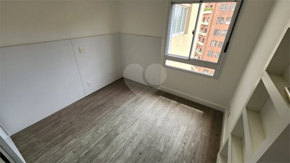 Apartamento à venda com 3 quartos, sendo 2 suítes,  em Paraíso do Morumbi, São Paulo, SP