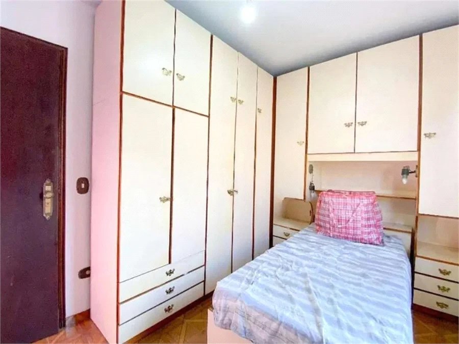 Sobrado à venda com 4 quartos em Vila Ipojuca, São Paulo, SP