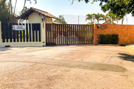 Casa à venda com 3 quartos, sendo 1 suíte,  no condomínio Vivenda das Vinhas, Vinhedo - SP