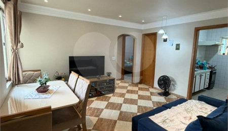 Apartamento à venda com 2 quartos em Parque Maria Domitila, São Paulo, SP