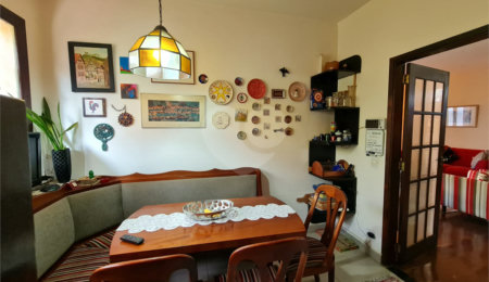 Casa à venda com 3 quartos, sendo 1 suíte, em Interlagos, São Paulo, SP