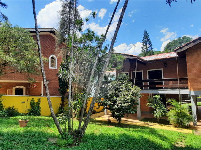 Casa à venda ou para alugar com 4 quartos, sendo 2 suítes,  em Mantiqueira, Mairiporã, SP