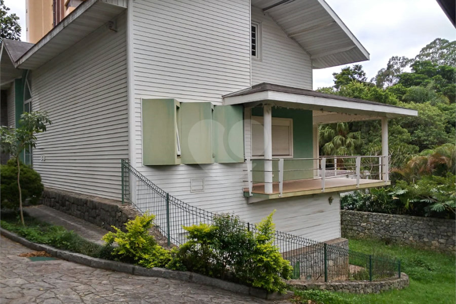 Sobrado à venda com 4 quartos, sendo 1 suíte, em Jardim Floresta, São Paulo, SP