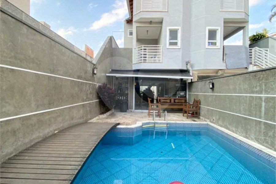 Sobrado à venda com 3 suítes em Santa Teresinha, São Paulo, SP