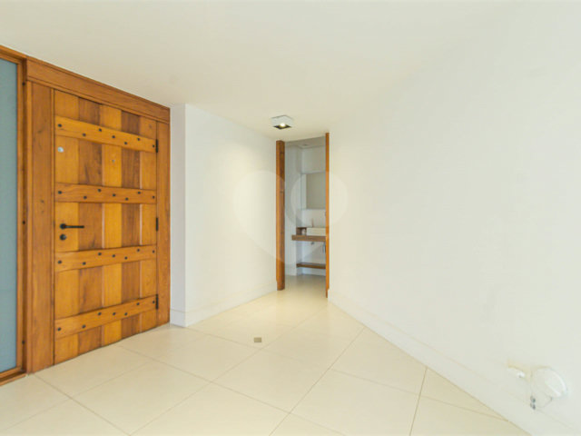 Apartamento à venda com 4 quartos, sendo 3 suítes,  em Campo Belo, São Paulo, SP