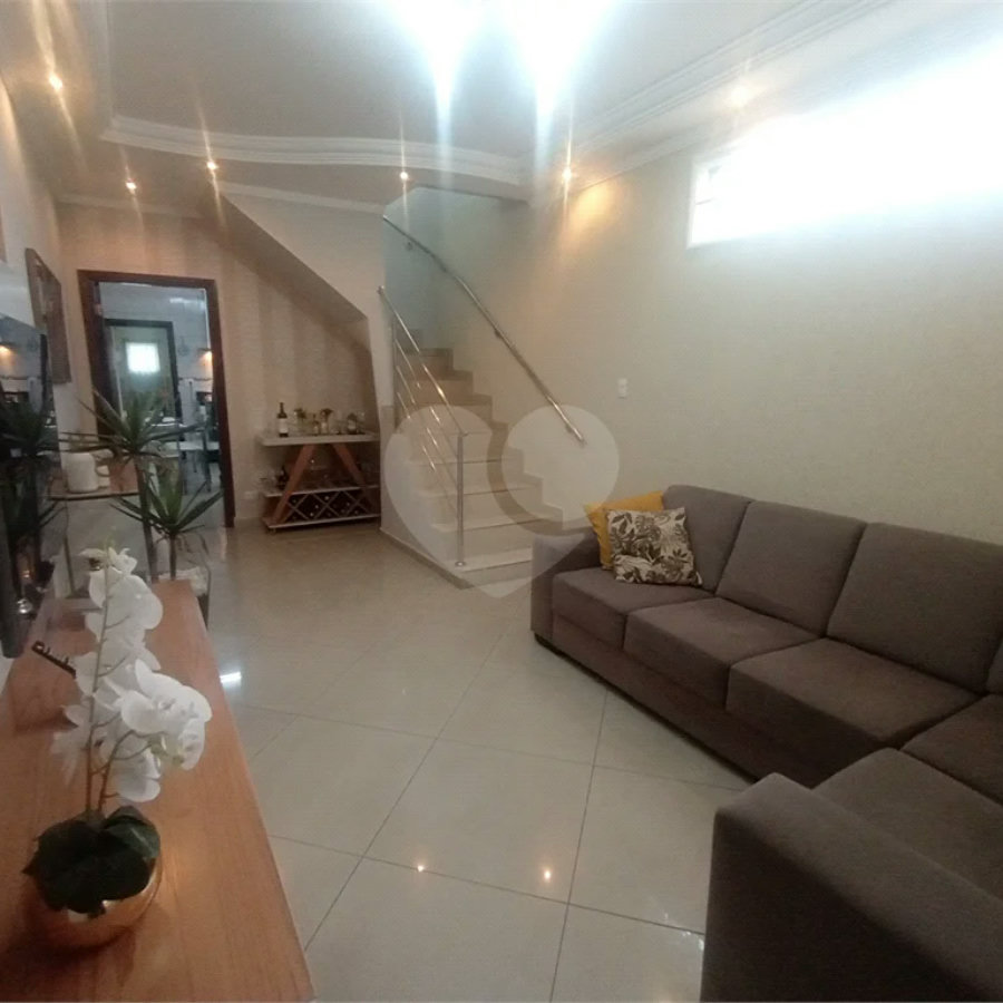 Sobrado à venda com 3 quartos, sendo 1 suíte, em Vila Gustavo, São Paulo, SP