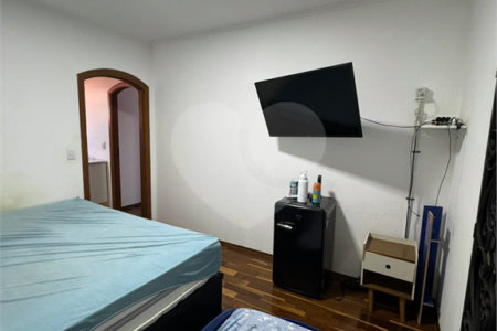 Sobrado à venda com 4 quartos, sendo 1 suíte,  em Jardim Santa Rosa, Araraquara, SP