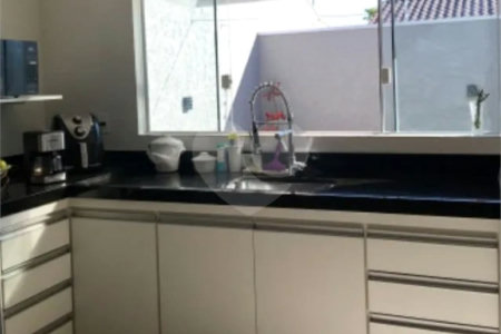 Casa à venda com 3 quartos, sendo 1 suíte, em Vila Batista, Bragança Paulista, SP