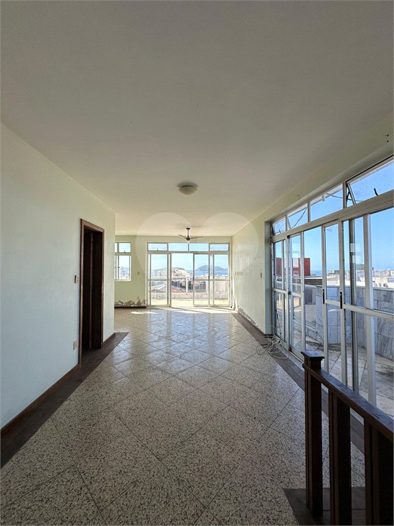 Cobertura à venda com 4 quartos, sendo 2 suítes,  em Braga, Cabo Frio, RJ