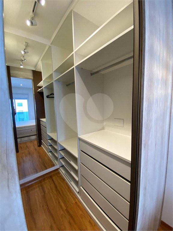 Apartamento à venda com 3 quartos, sendo 1 suíte, em Vila Regente Feijó, São Paulo, SP